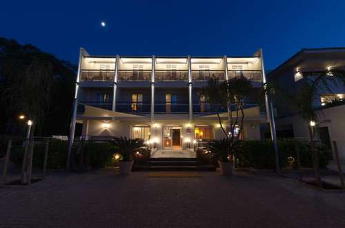 www.hotel-amiral.com