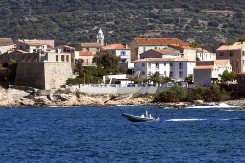 www.hotel-algajola.com