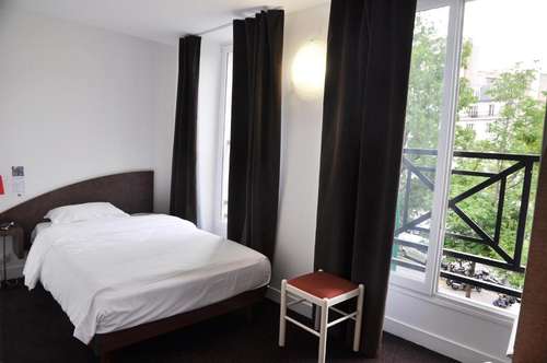 www.hoteldelatourparis.fr