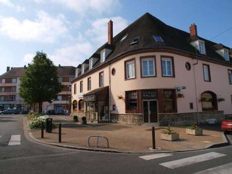 www.hotel-moderne-gisors.com
