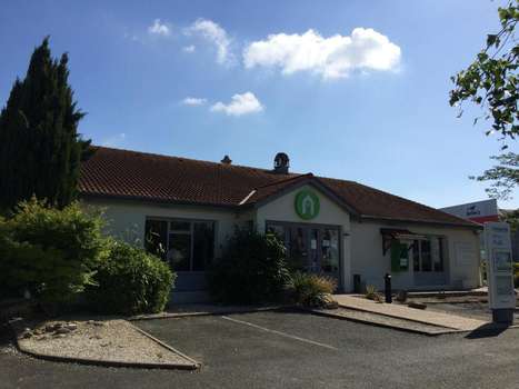 www.hotel-rochefort-sur-mer.com