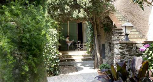 www.hotel-mas-des-citronniers.com