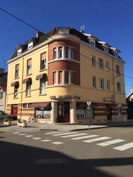 www.hotel-leroyal-52.com