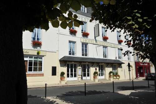 www.hotel-pierrefonds.com