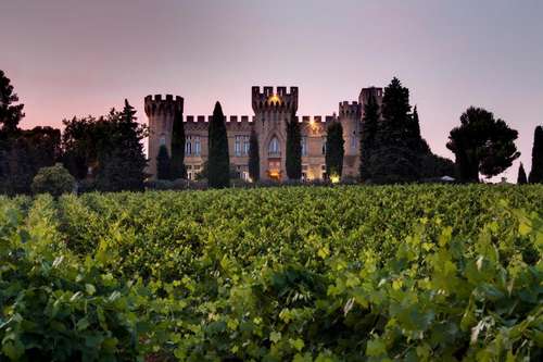 www.chateaufinesroches.com