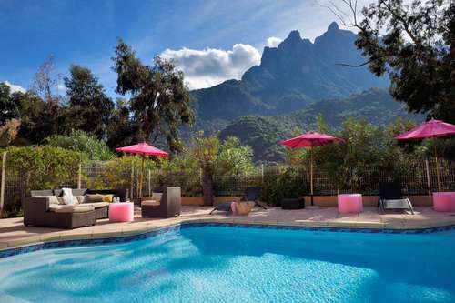 www.hotel-lelonca-corse.com