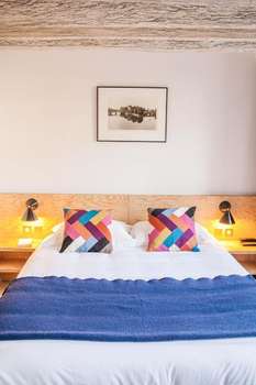 www.hotelmontholonparis.com