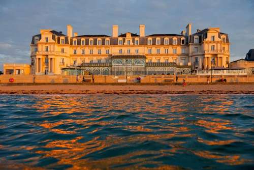 www.le-grand-hotel-des-thermes.fr