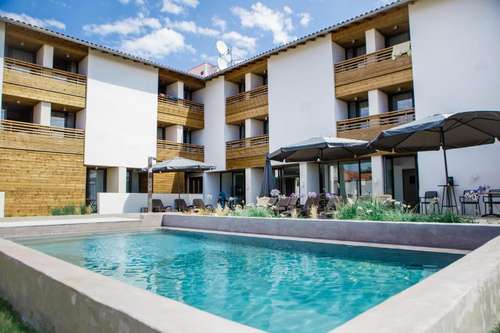 www.hotel-le-santiago.com