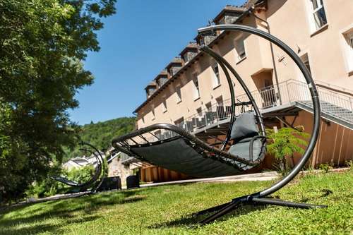www.hotel-les2rives.com