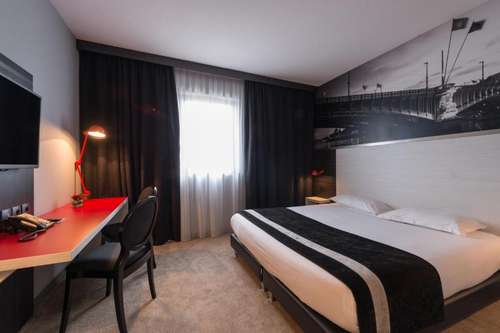 www.hoteldeslumieres.fr