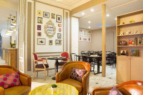 www.hotel-paris-rougemont.com