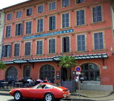 www.hotel-commerce-montauban.com