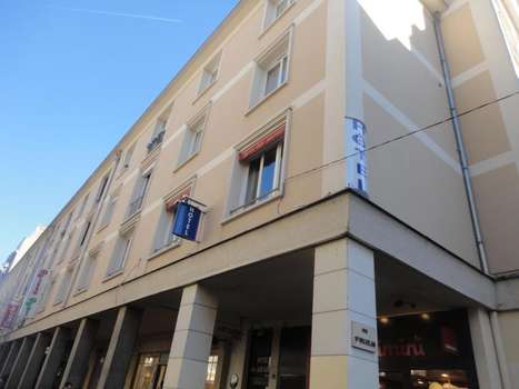 www.hotel-des-arcades.fr