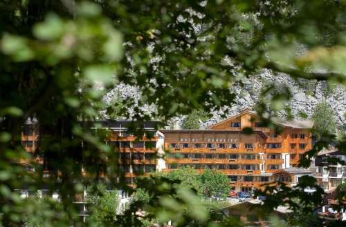 www.hotel-carlina.com