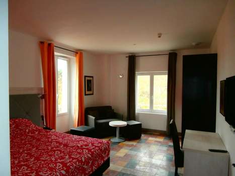www.hotel-le-moderne.fr