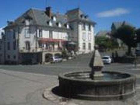 www.aubergederaulhac.com