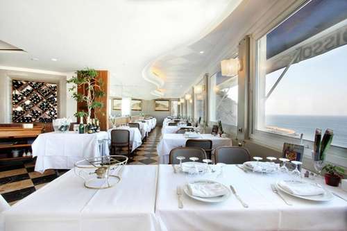 www.hotel-restaurant-le-rhul.com