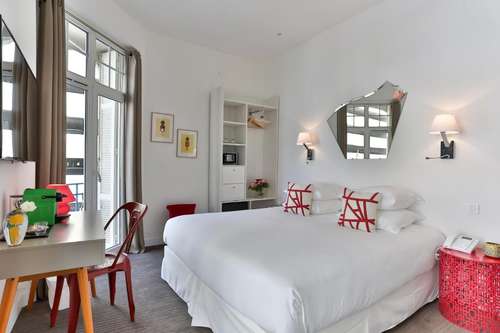 www.hotelsimone.com