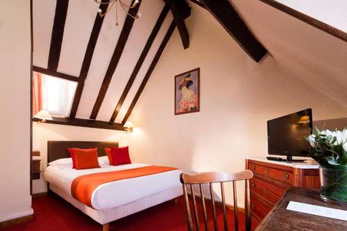 www.hotelsaintroch-paris.com