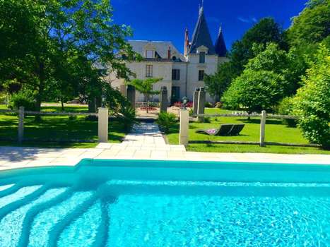 www.chateaudelacoutanciere.com