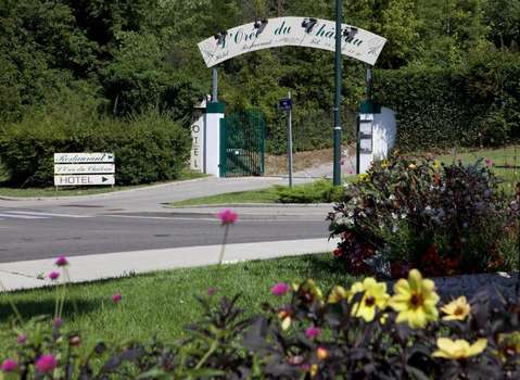 www.hotel-oree-du-chateau.com