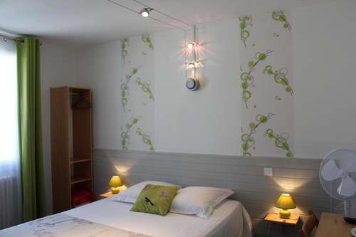www.hotel-orleans-angouleme.fr