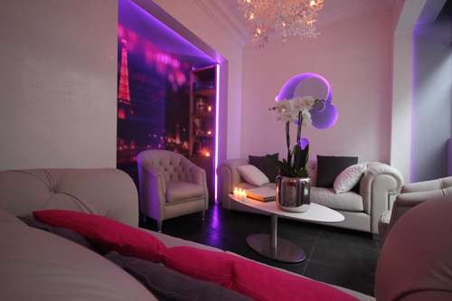 www.hotel-lumieres.com