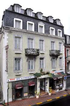www.hotelcommerceetnavarre.fr