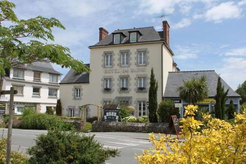 www.hotel-des-bains-lancieux.fr