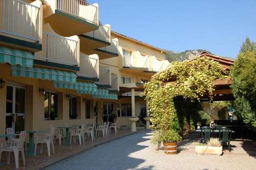 www.hotel-buislesbaronnies.com