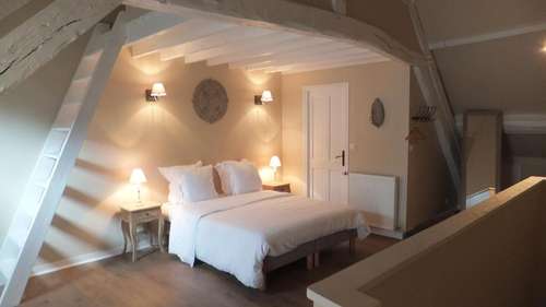 www.hotel-la-closeraie.com