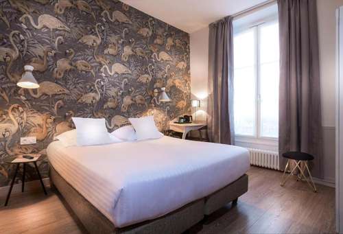 www.hoteljeannedarc.com