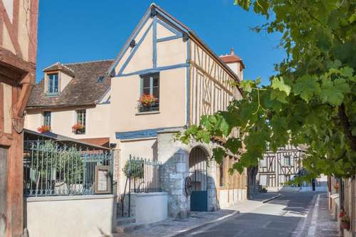 www.auxvieuxremparts.com
