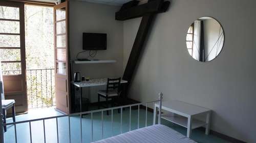 www.hotel-restaurant-lenatural.com