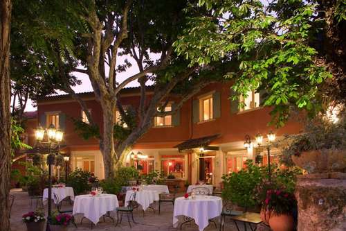 www.hotel-lesflorets.com