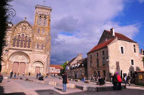 www.vezelay-laterrasse.com