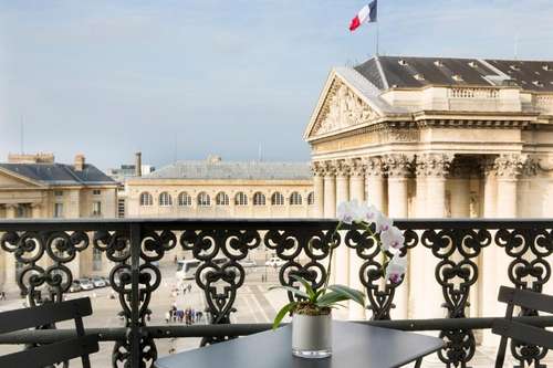 www.hotellesdamesdupantheon.com