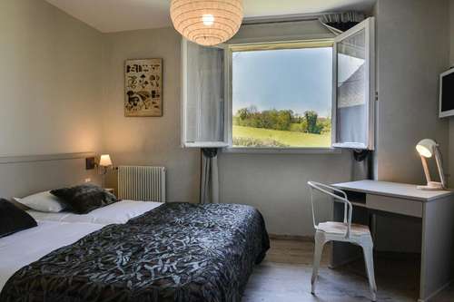 www.hotel-les-bains-secours.com
