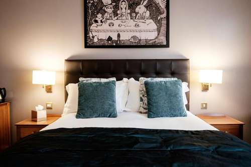 www.madhatterhotel.co.uk