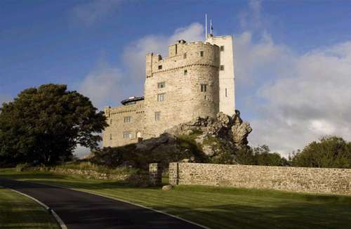 www.rochcastle.com