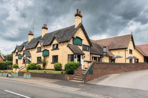 www.goldenlionrestaurant.co.uk