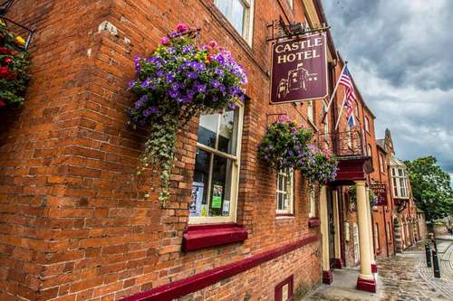 www.castlehoteltamworth.com
