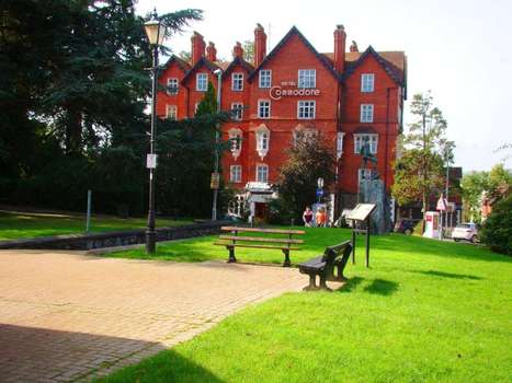 www.hotelcommodore.co.uk
