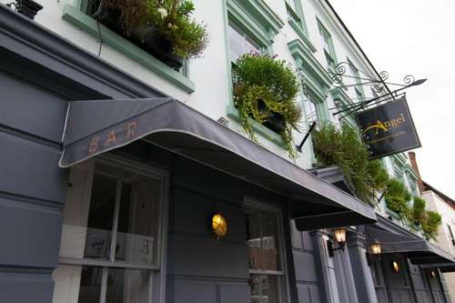 www.theangelmidhurst.co.uk