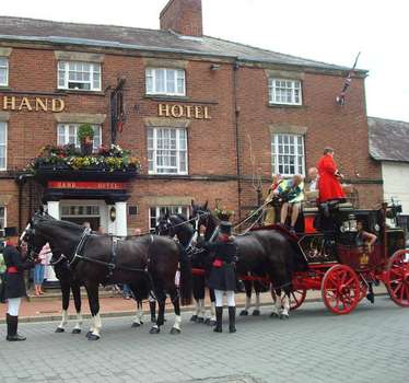 www.thehandhotelchirk.co.uk