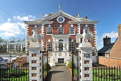 www.theeaglehousehotel.com