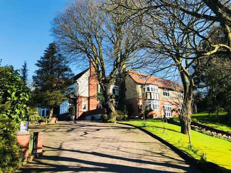 www.grimscotemanor.co.uk