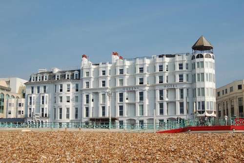 www.queenshotelbrighton.com