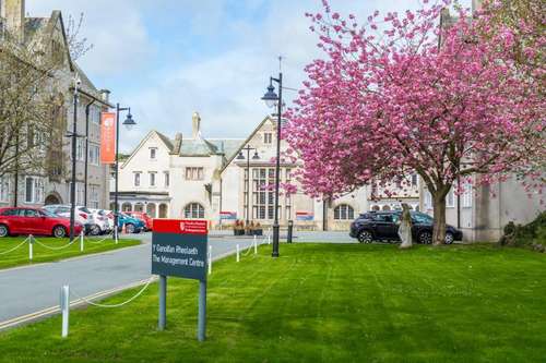 www.bangor.ac.uk